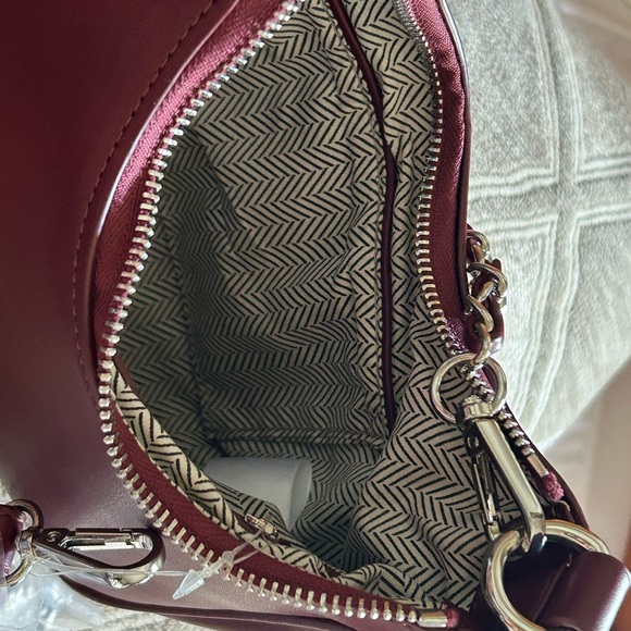 Urban Expressions Wine Red Shoulder Bag Price Firm - Picture 11 of 14